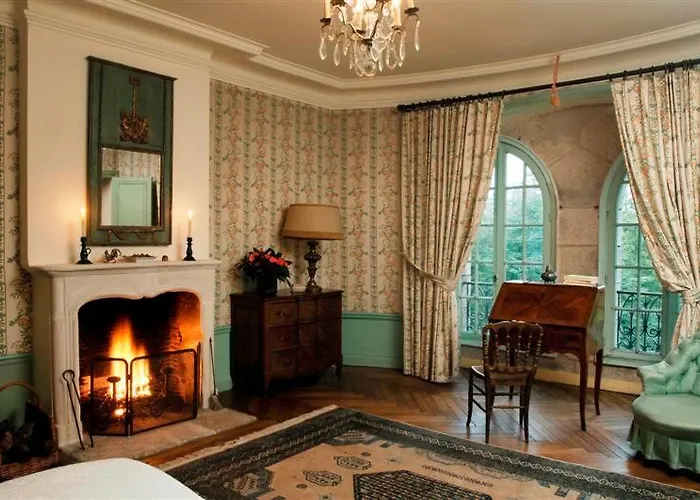 Chateau De Bed & Breakfast 4*