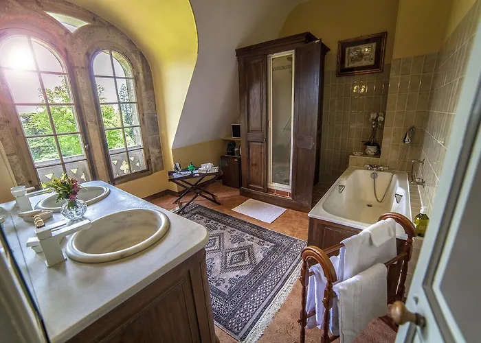 Chateau De Bed & Breakfast