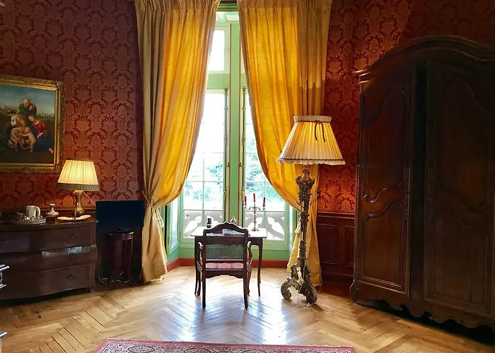 Chateau De Bed & Breakfast 4*